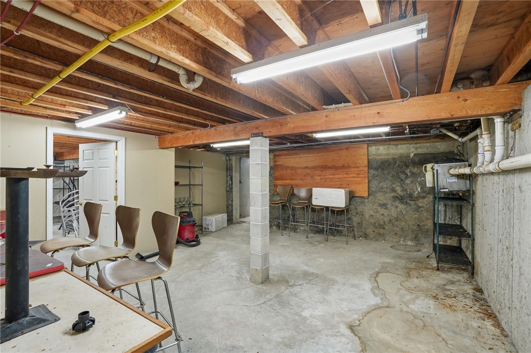332 Farnum Pike