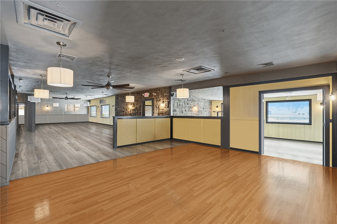 332 Farnum Pike