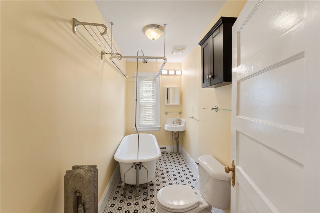 90 University Avenue