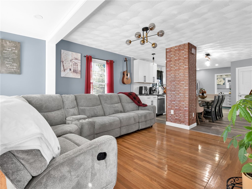 86 Woodward Avenue