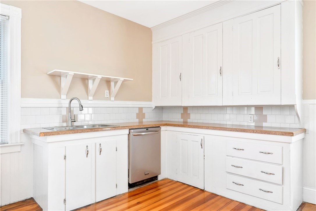 90 University Avenue