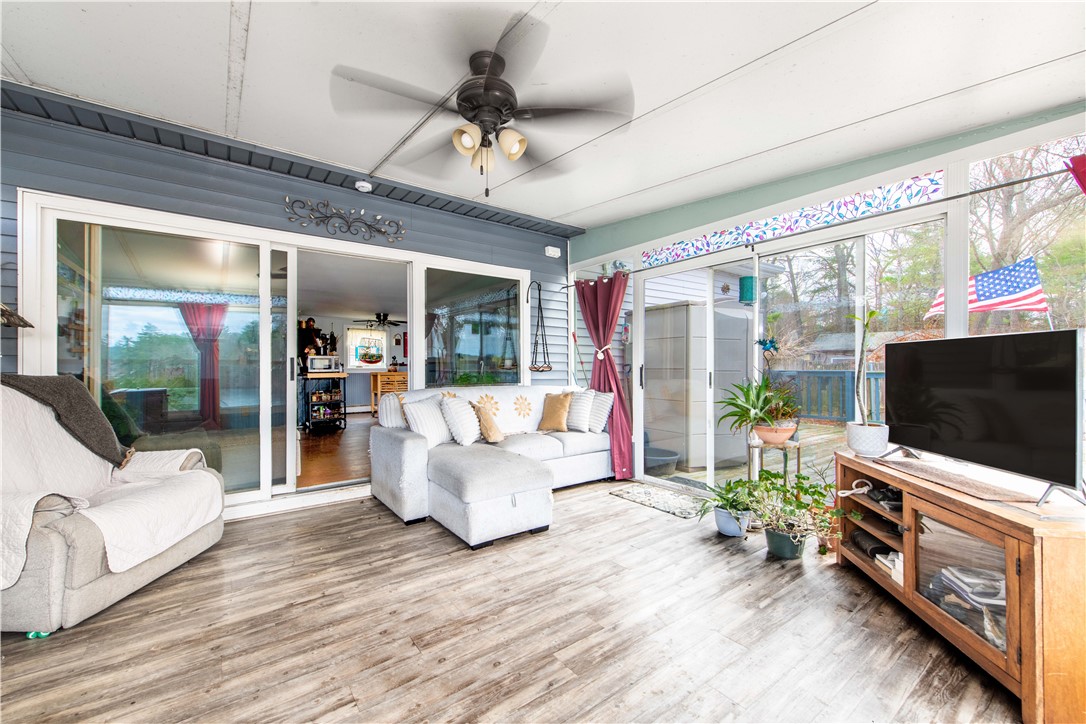 41 Club House Road
