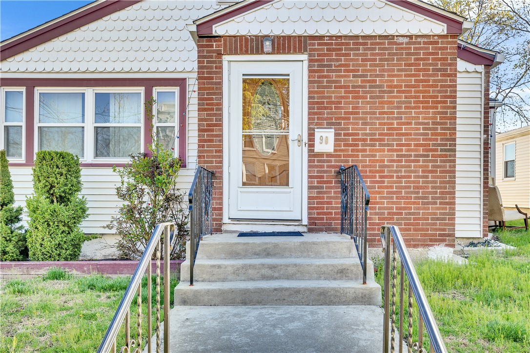 90 Woodbine Street