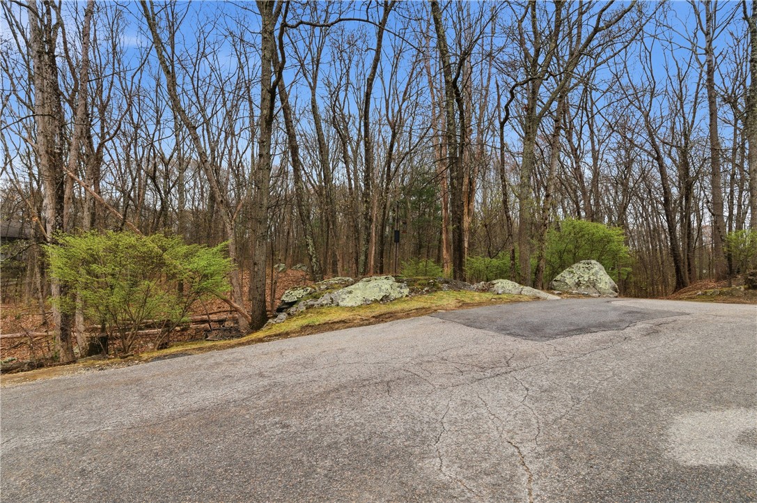 7 Wake Robin Road 1604