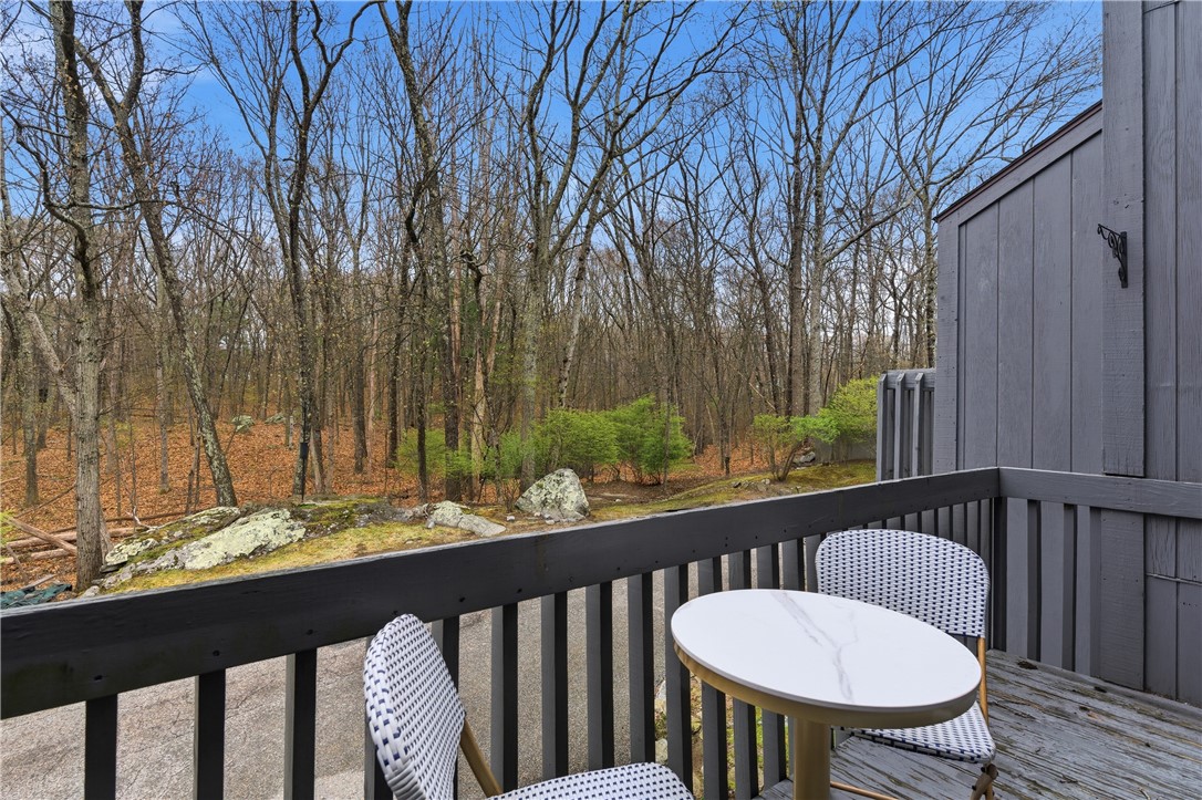 7 Wake Robin Road 1604