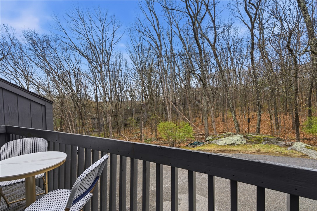7 Wake Robin Road 1604