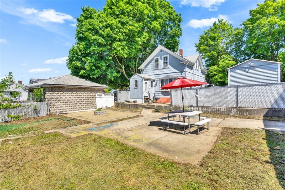 203 Farmington Avenue
