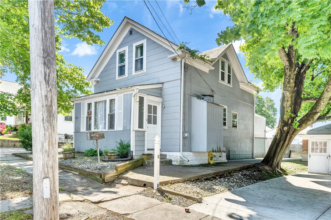 203 Farmington Avenue