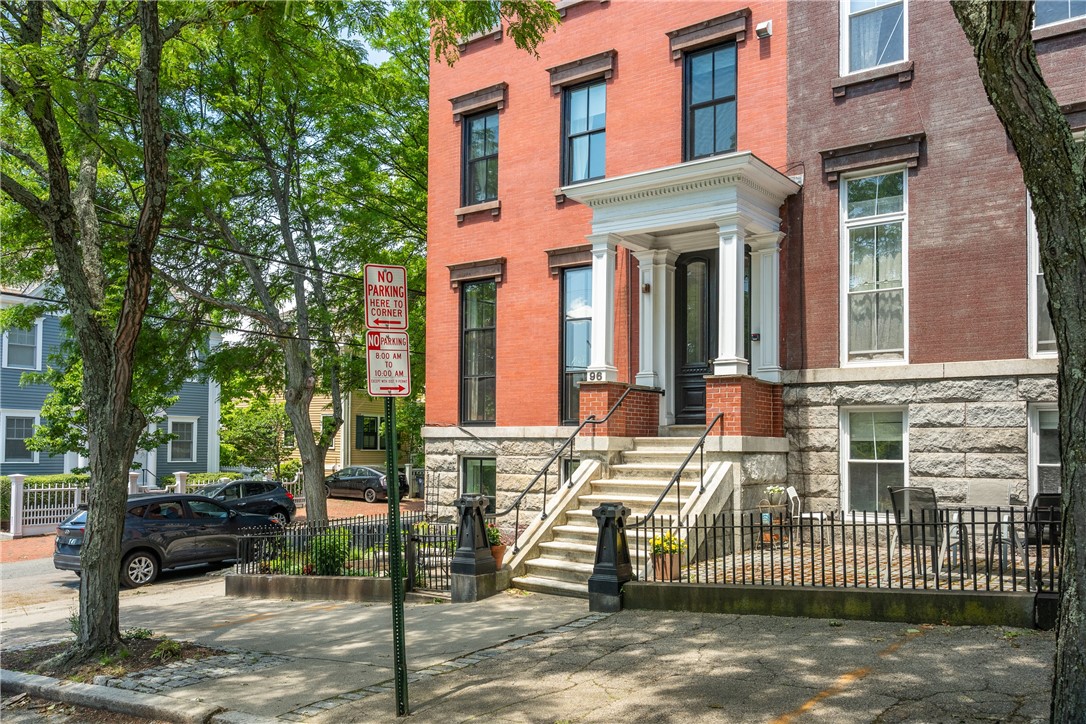 96 Bowen Street 3