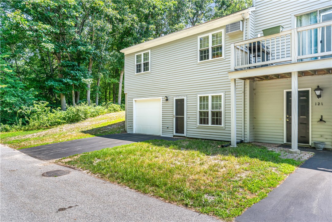 565 Quaker Lane 122