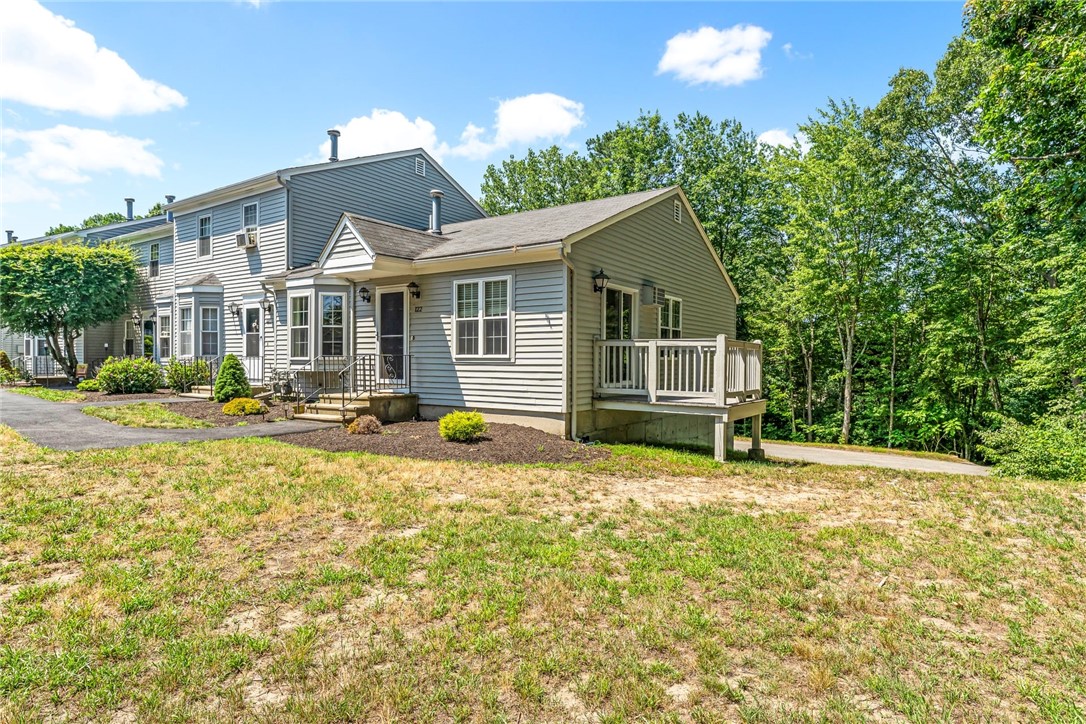 565 Quaker Lane 122