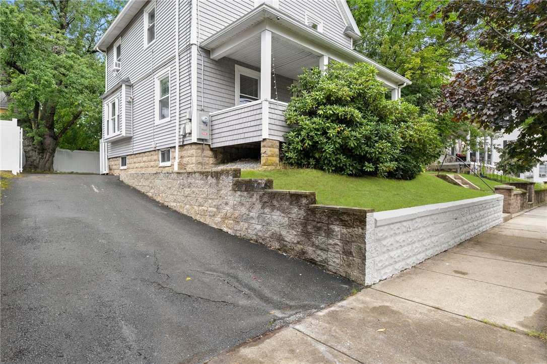 1059 Narragansett Boulevard