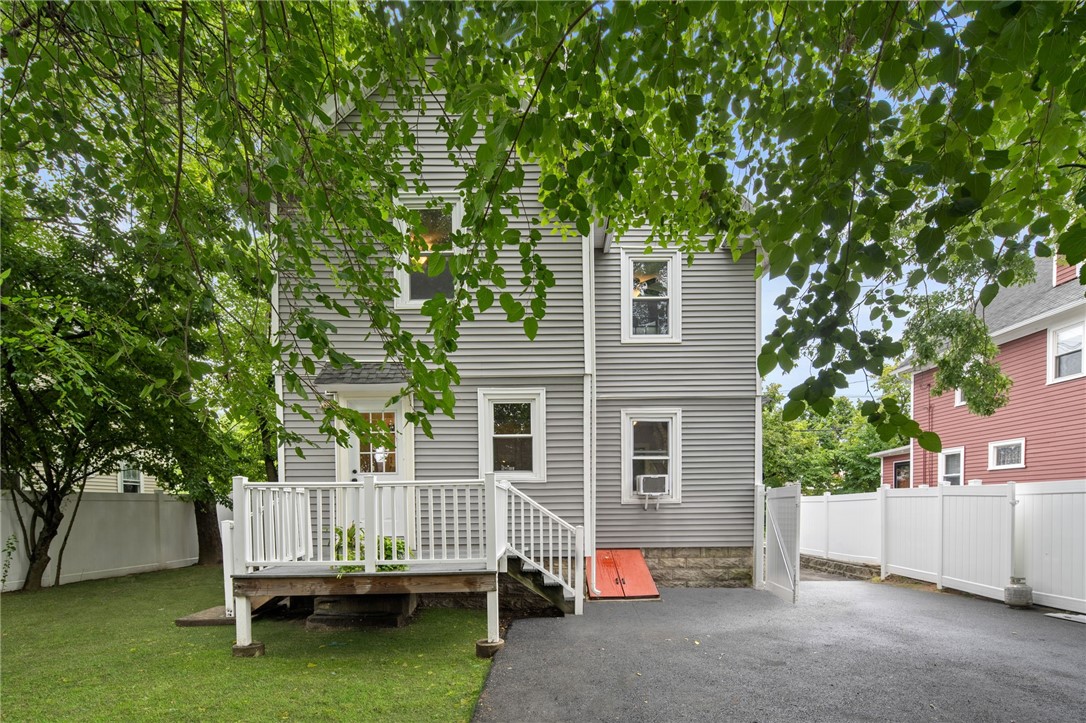 1059 Narragansett Boulevard