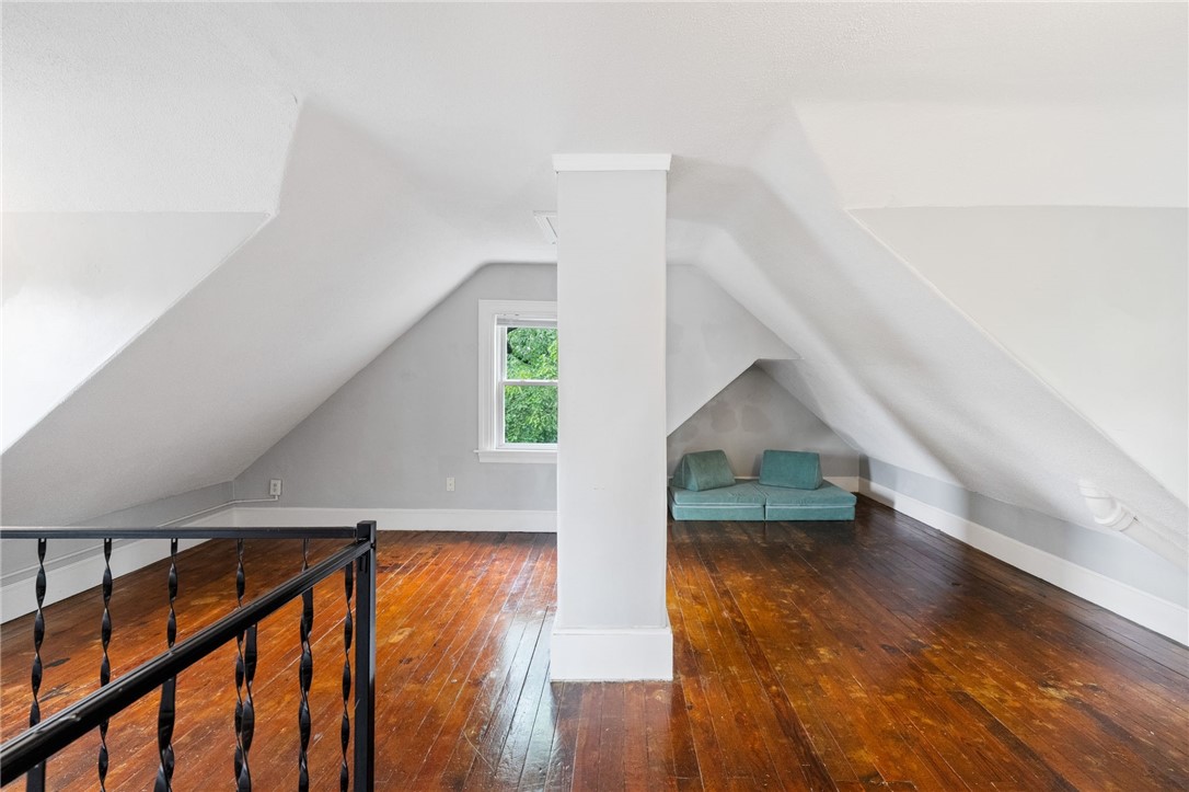 1059 Narragansett Boulevard