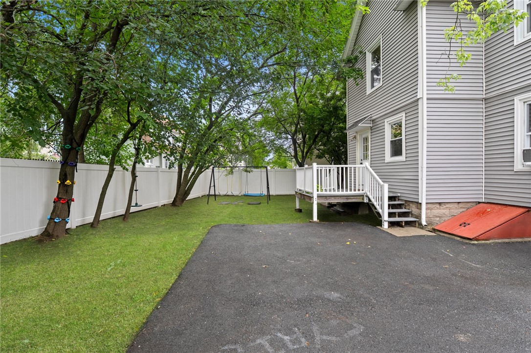 1059 Narragansett Boulevard