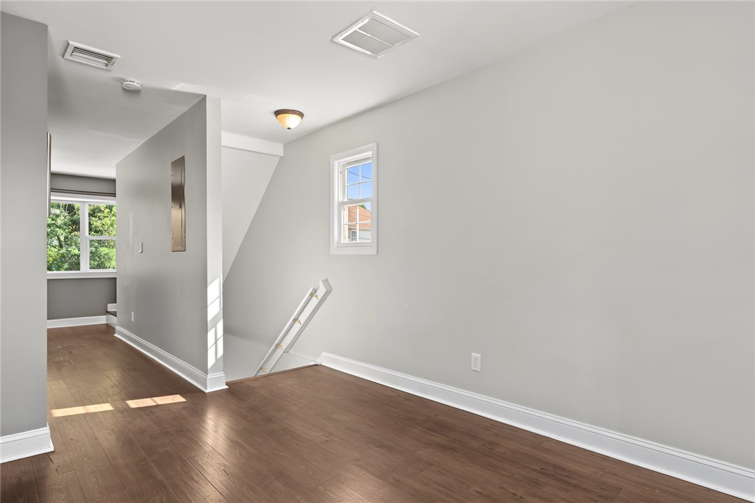 102 Dixon Street 1