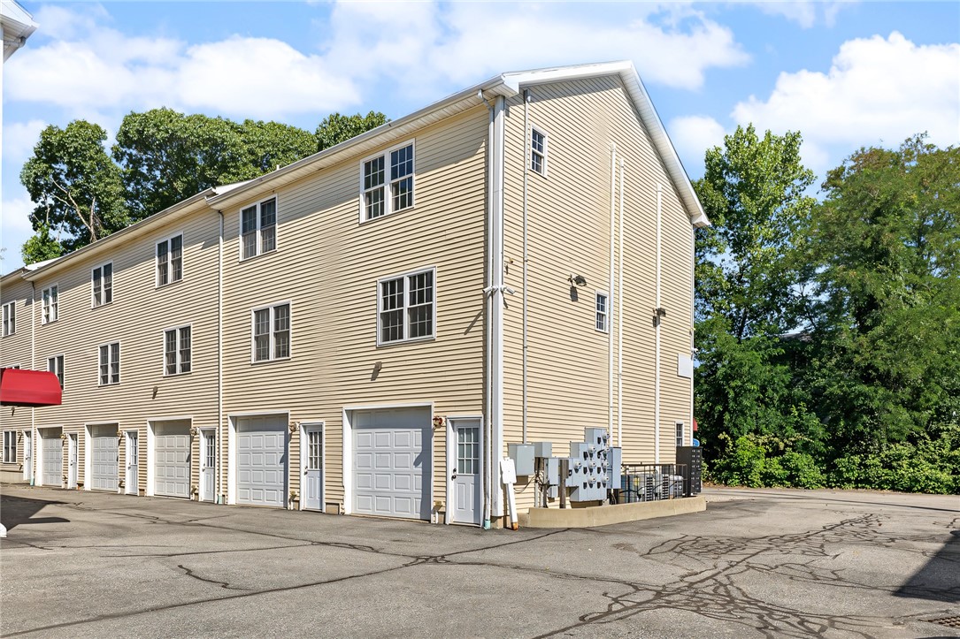 102 Dixon Street 1