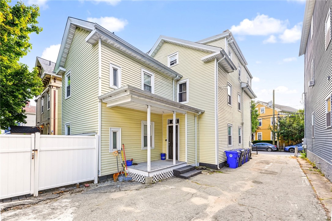 211 Carpenter Street