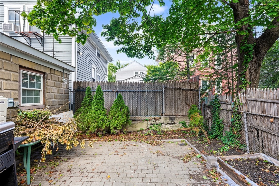 211 Carpenter Street