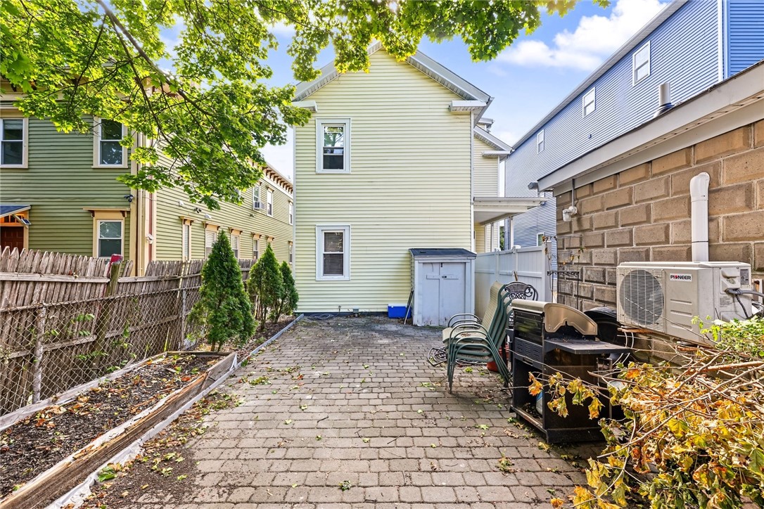 211 Carpenter Street