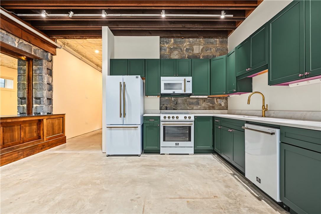 905 North Main Street 102