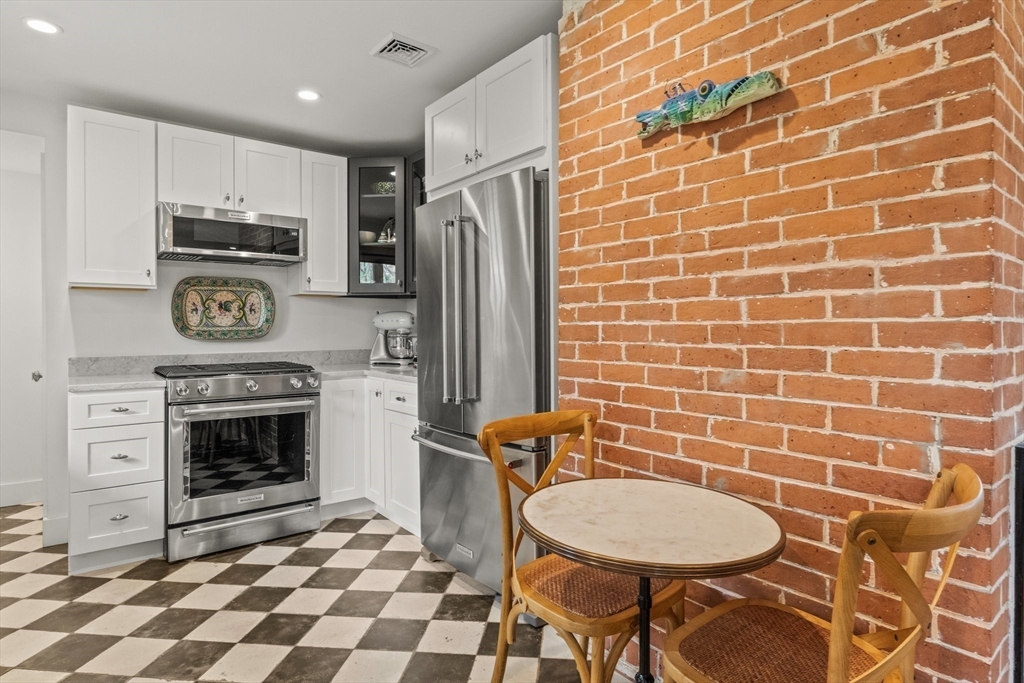 74 Circuit Ave
