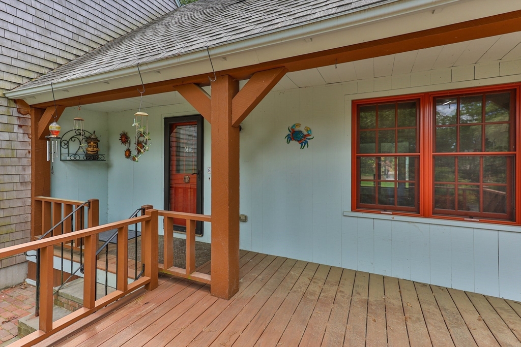 8 Village Dr