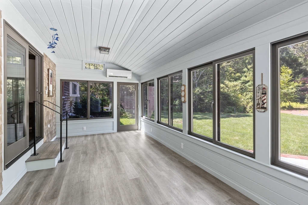8 Village Dr