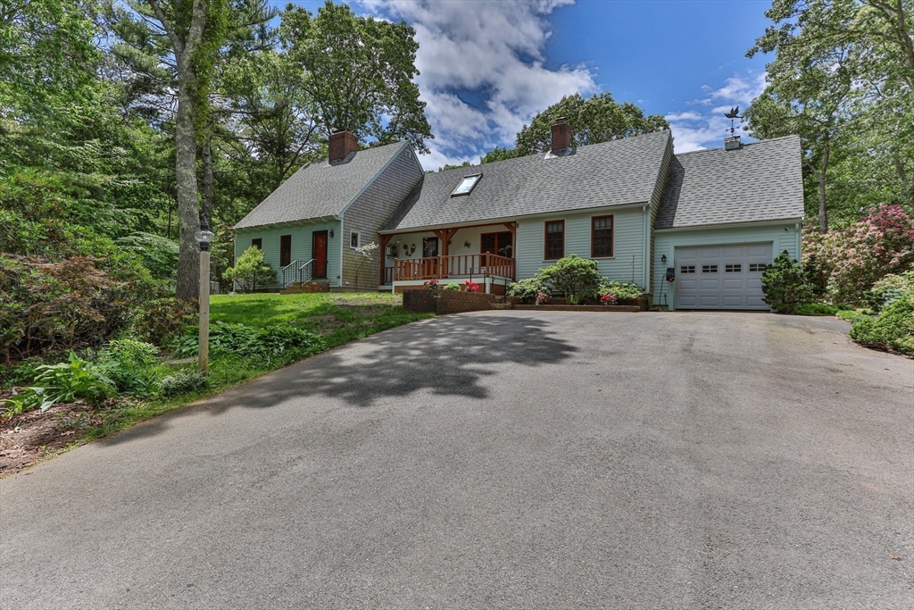 8 Village Dr