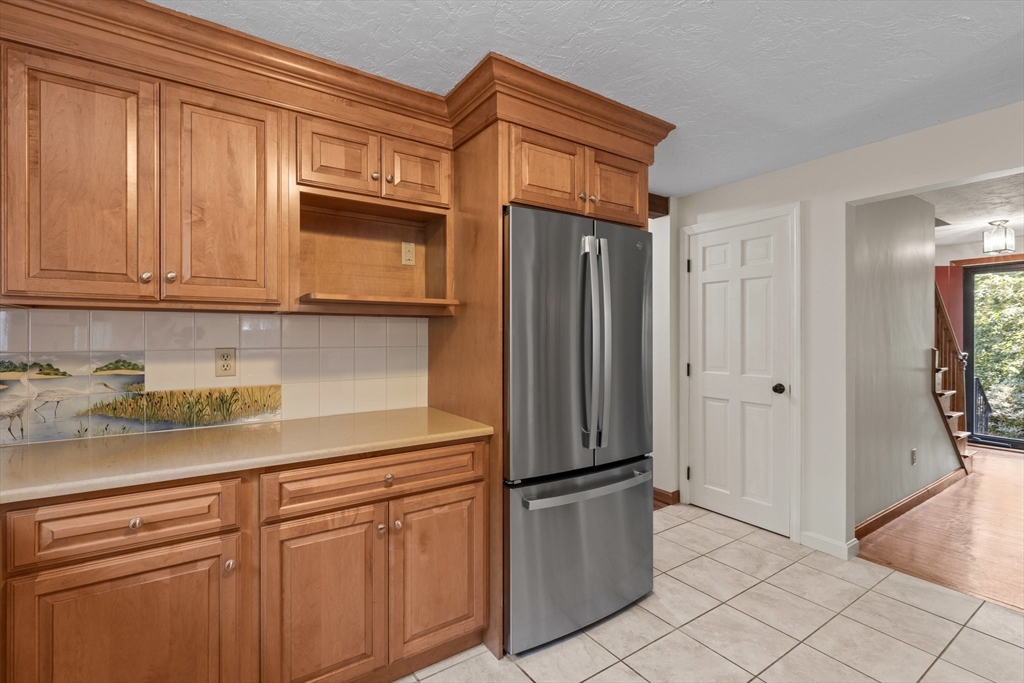8 Village Dr