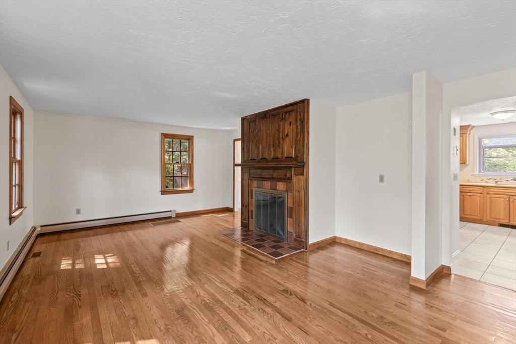 8 Village Dr