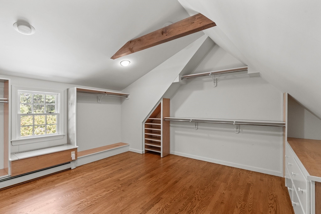 8 Village Dr