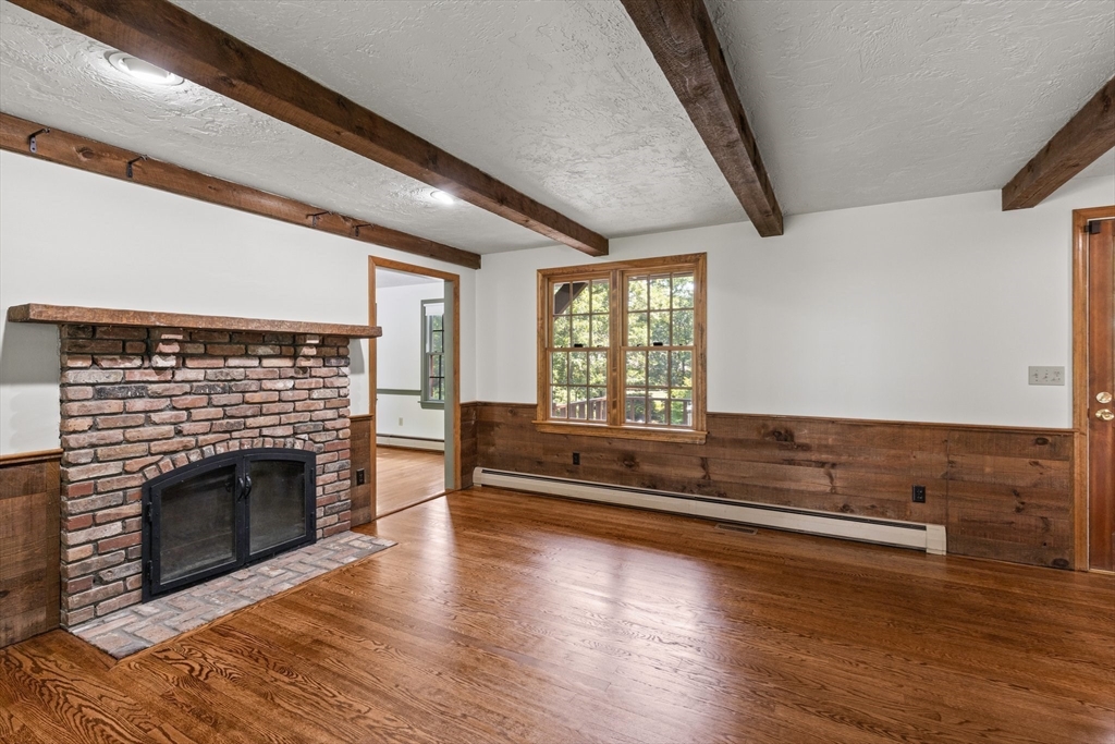 8 Village Dr