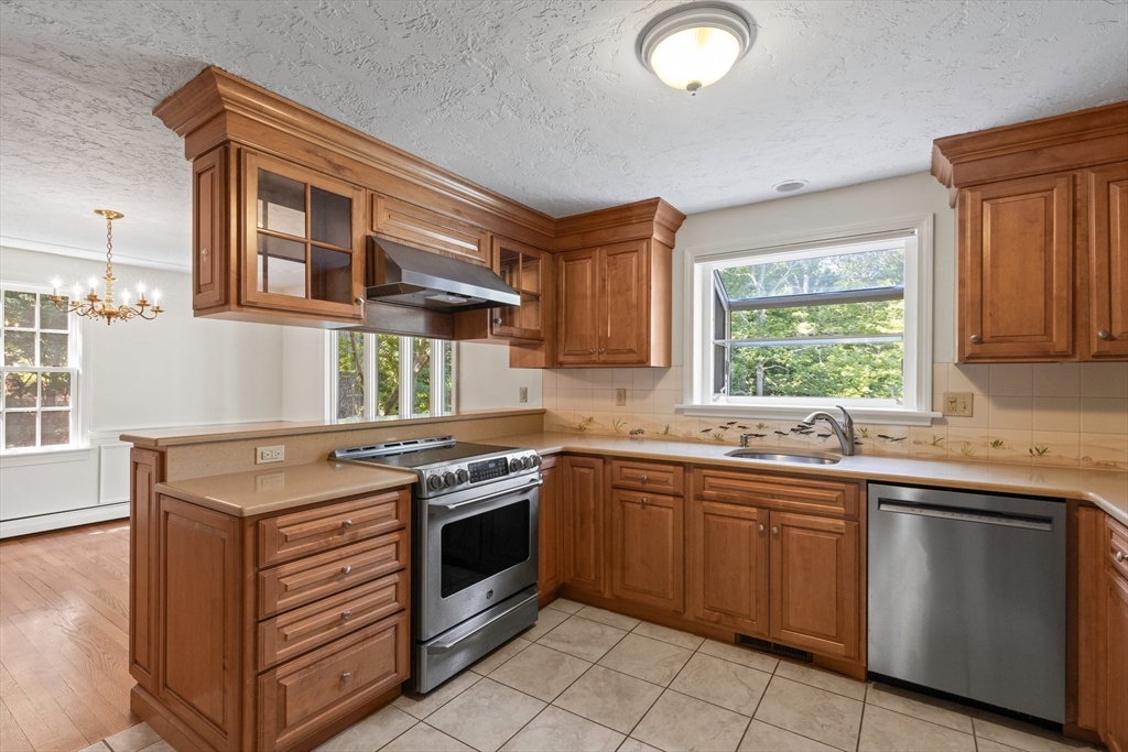 8 Village Dr