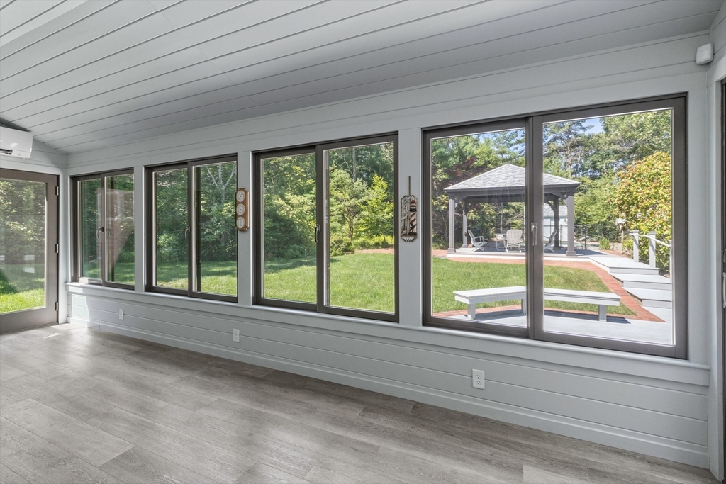 8 Village Dr