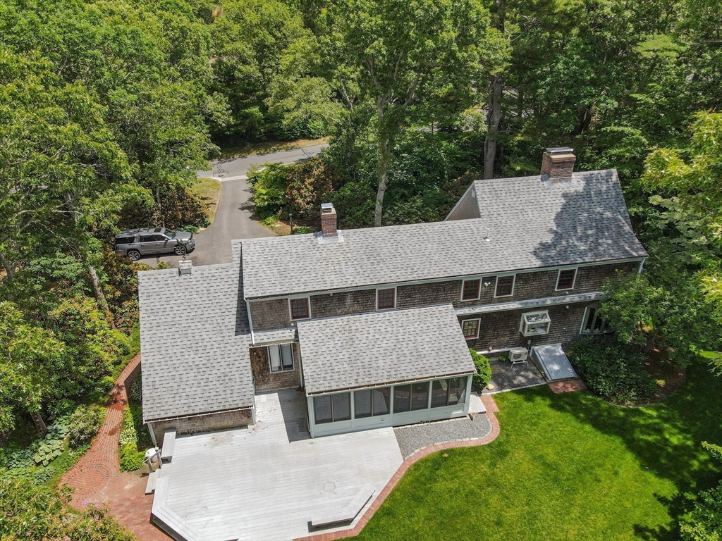 8 Village Dr