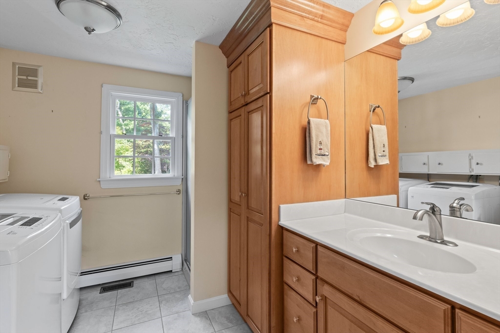8 Village Dr