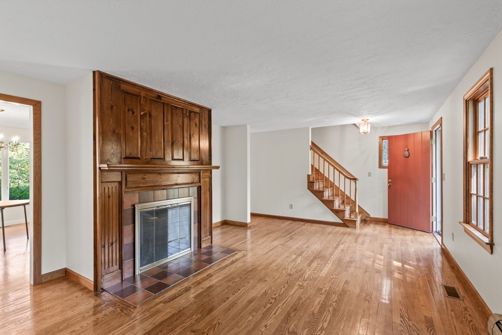 8 Village Dr