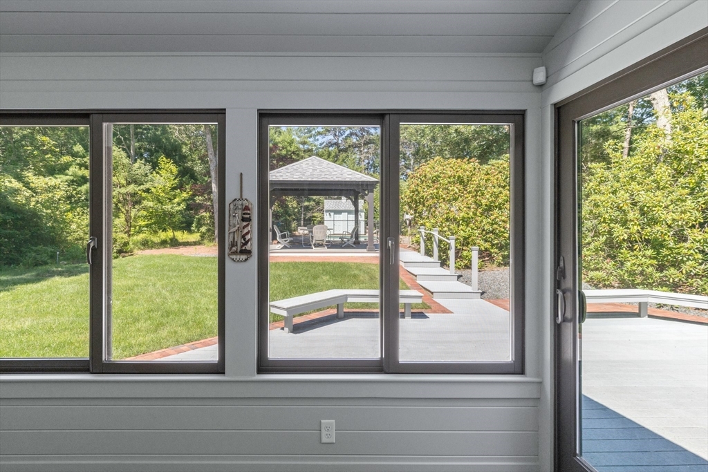 8 Village Dr