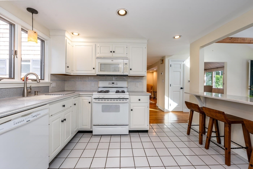 666 Craigville Beach Rd