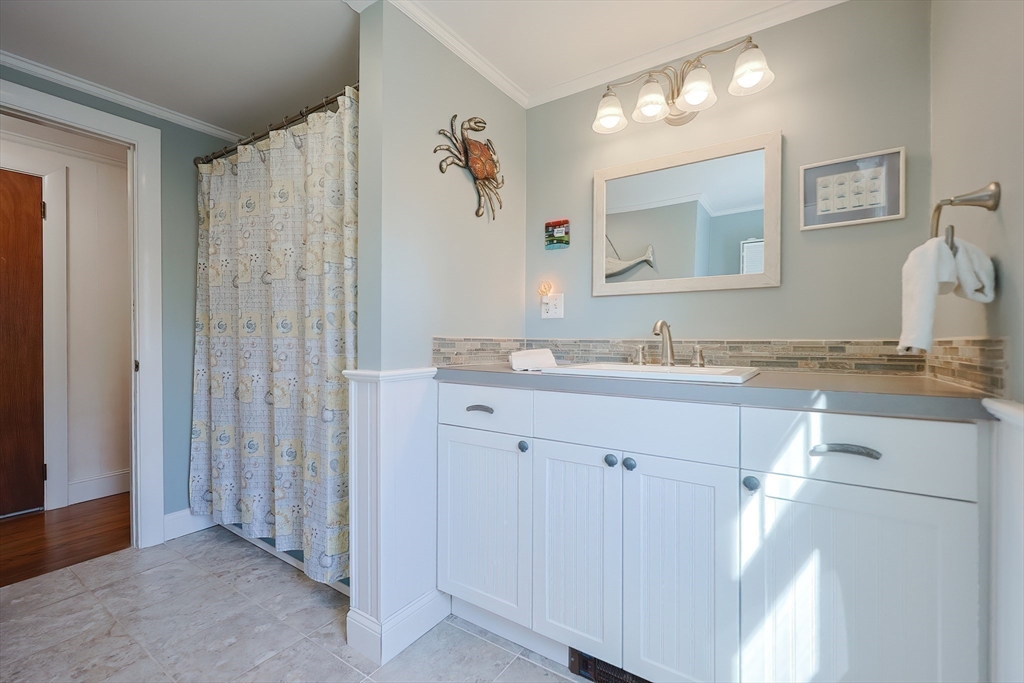 3 Newcomb Dr