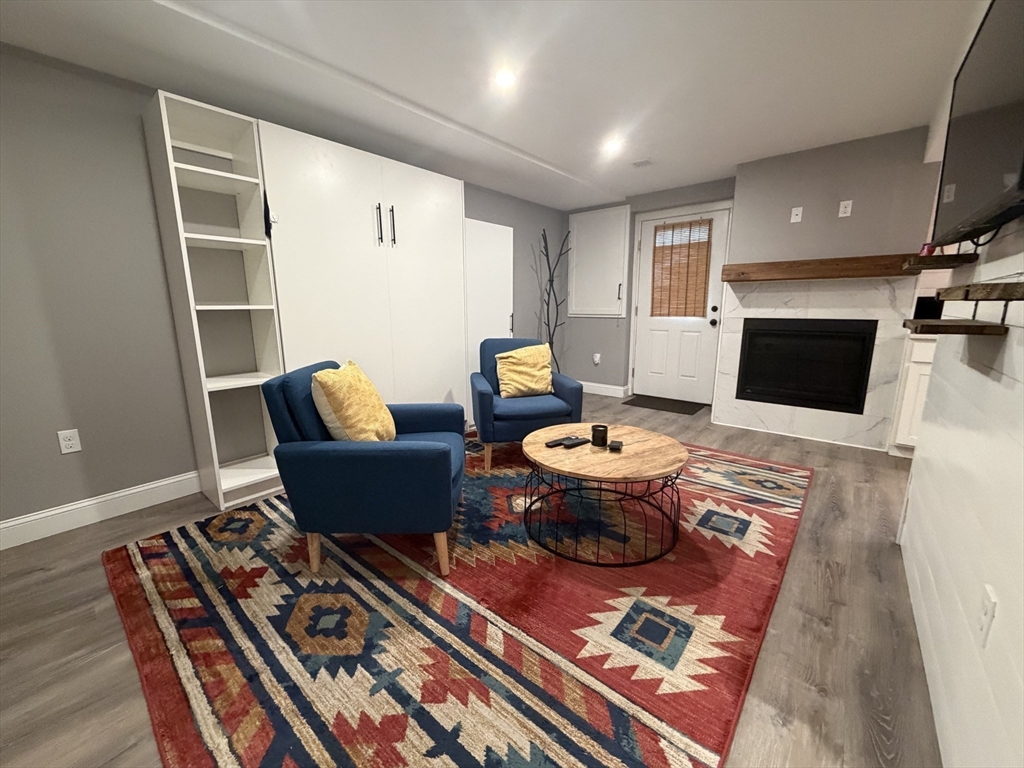 1 Park Rd # 1