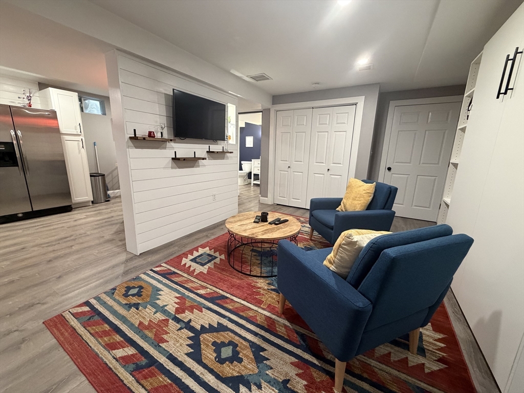 1 Park Rd # 1