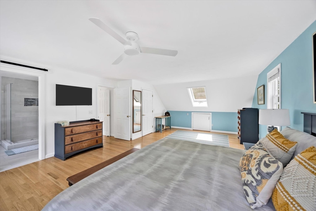11 Santuit Pond Rd