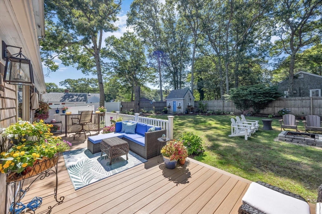 7 Fernwood Ave