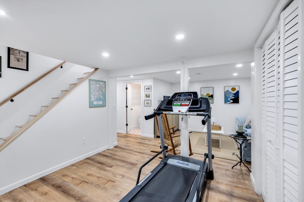 7 Fernwood Ave