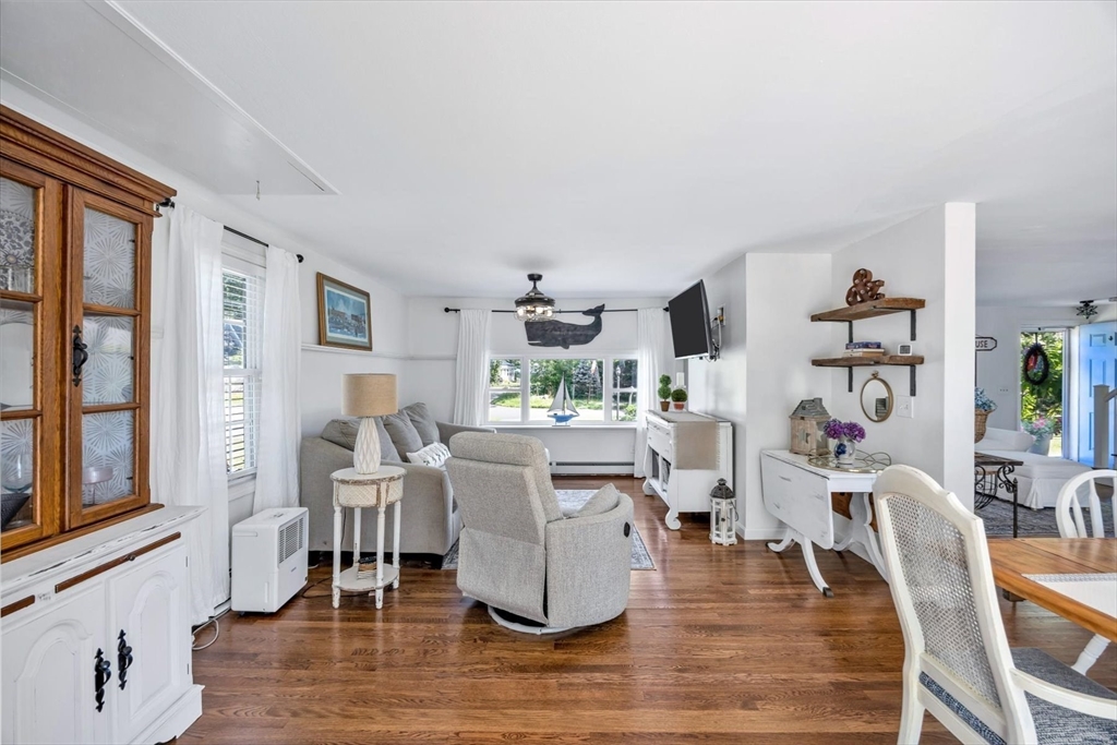 7 Fernwood Ave