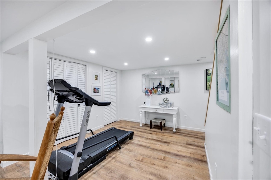 7 Fernwood Ave