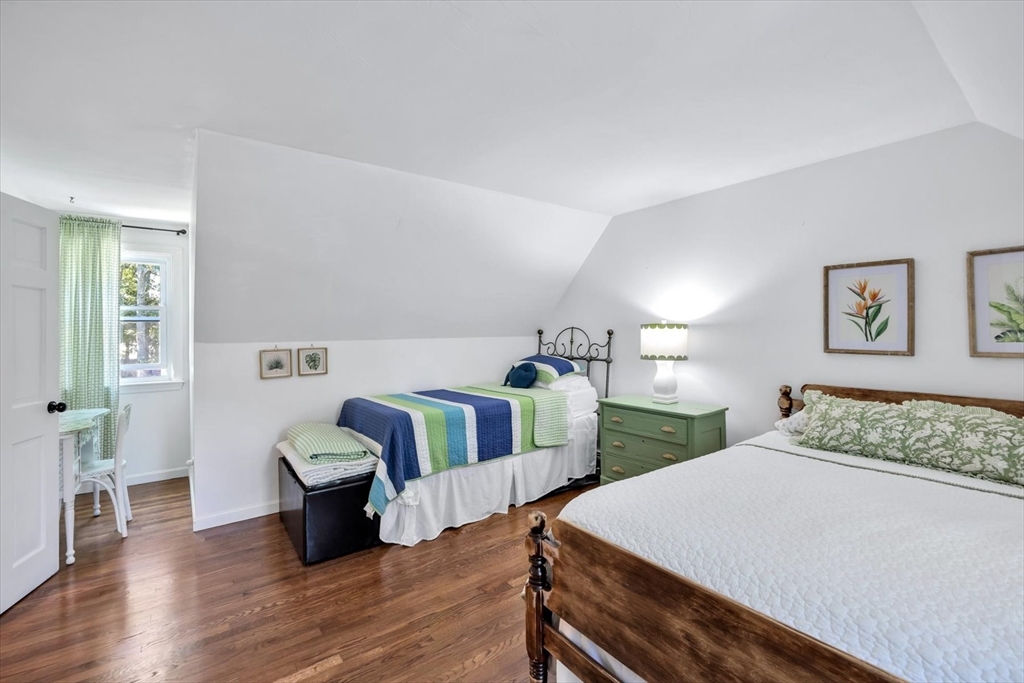 7 Fernwood Ave
