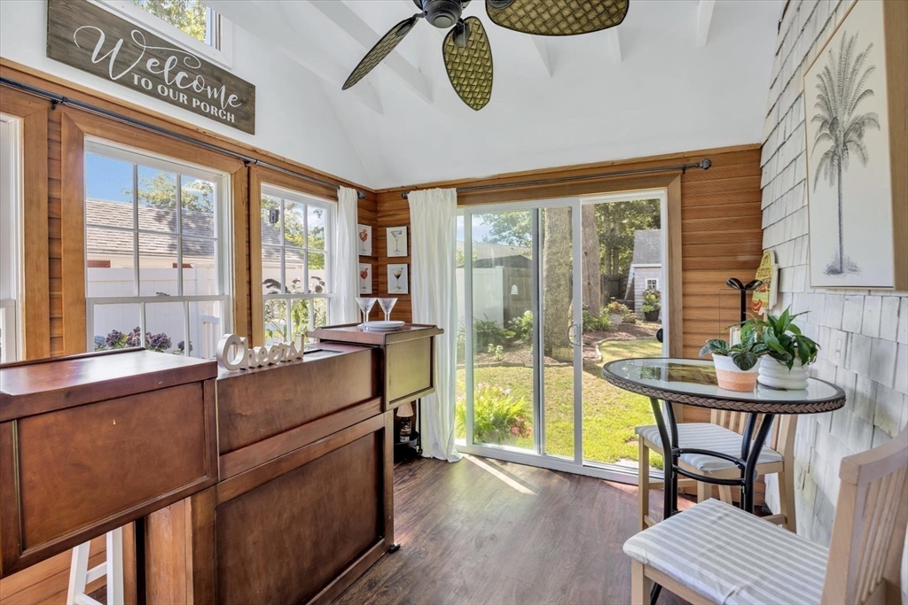 7 Fernwood Ave